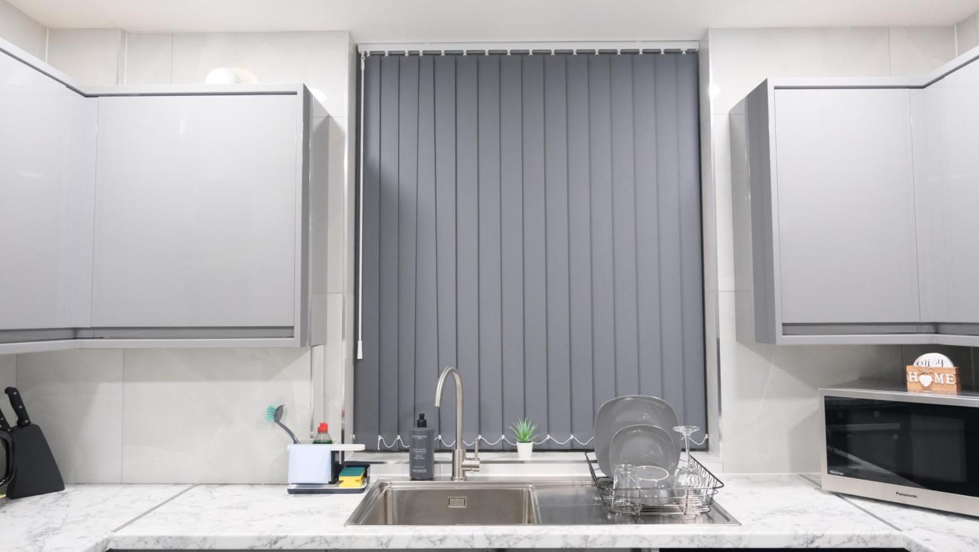 Modernized Three Bedroom House Near City Stadium, Attractions, City Centre - Sky N Netflix - Convenient Transport Манчестър Екстериор снимка